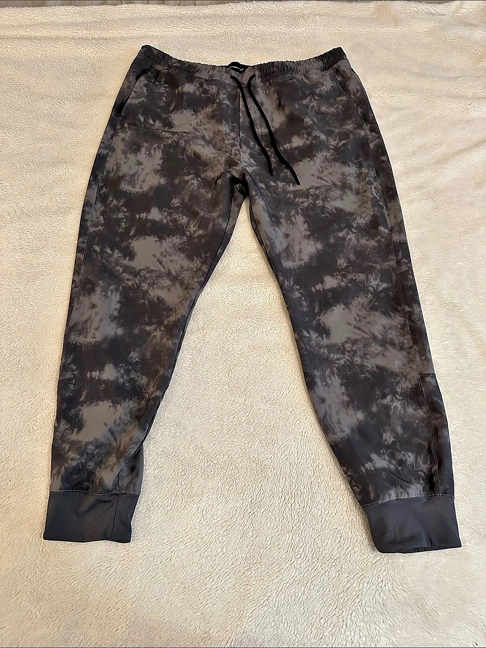 Abercrombie and Fitch - Grey and Charcoal Tie-Dye Joggers Size XL